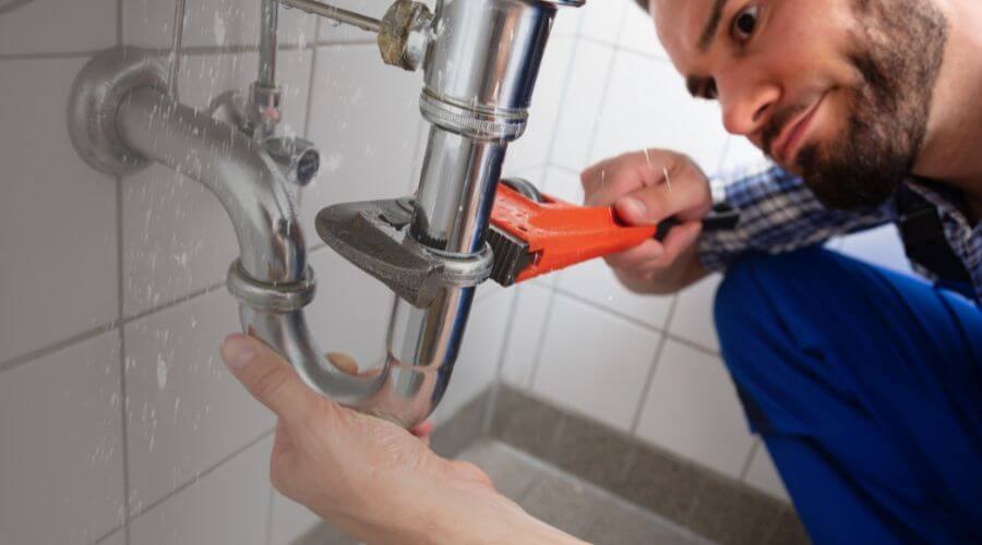 Expert burst pipe repair services in Saratoga, AR